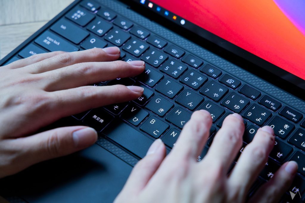 デザインを一新した 「Dell XPS 13」 は、 恐るべき完成度で Windows PC のゴールドスタンダードになる : 実機レビュー
