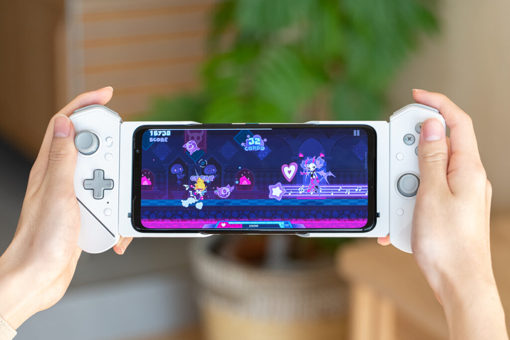 ゲーム体験を変えるスマートフォン 「ROG Phone 6」 は、 実はライトユーザーにこそ最適かもしれない : 実機レビュー